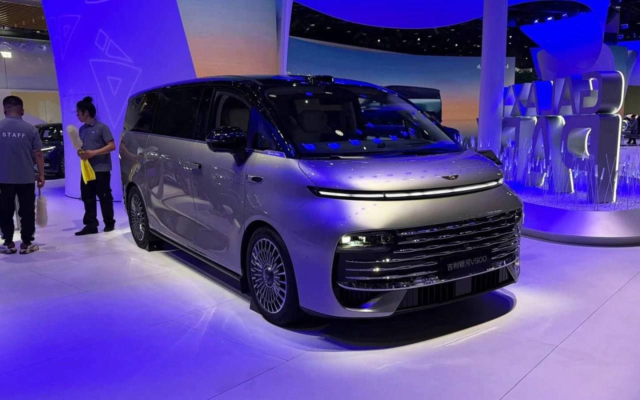 Друзья , Geely представила гибридный минивэн на 8 мест!